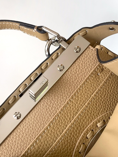 フェンディバッグ角部分ディテール